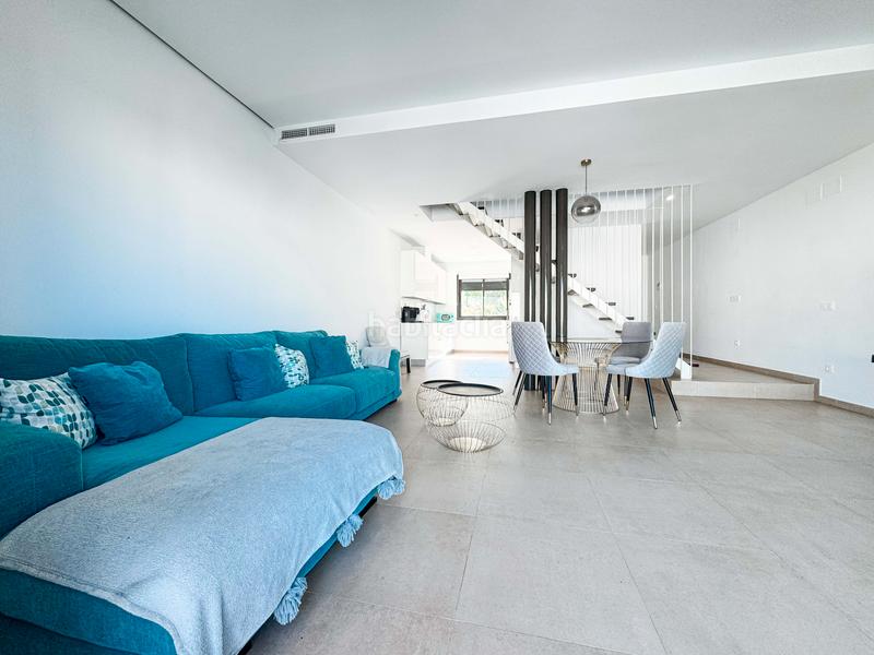 Foto c968fd8f-702a-48c1-aa3f-e9470a269c20. Casa adossada amb calefacció aparcament piscina a Manilva