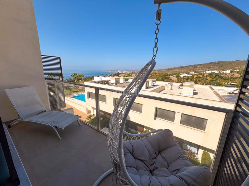 Foto d049f67a-edcf-4024-8326-0e4886b77d1c. Casa adossada amb calefacció aparcament piscina a Manilva