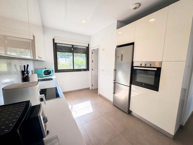 Foto d8819db0-ef0a-4396-87ef-dab174847643. Casa adossada amb calefacció aparcament piscina a Manilva