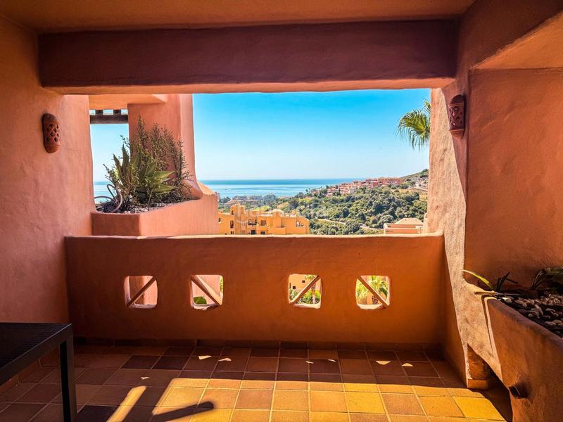 Foto 528ee5d6-2ae9-48c9-8fa0-a78d494bb2db. Apartamento  costa con vistas al mar en Manilva