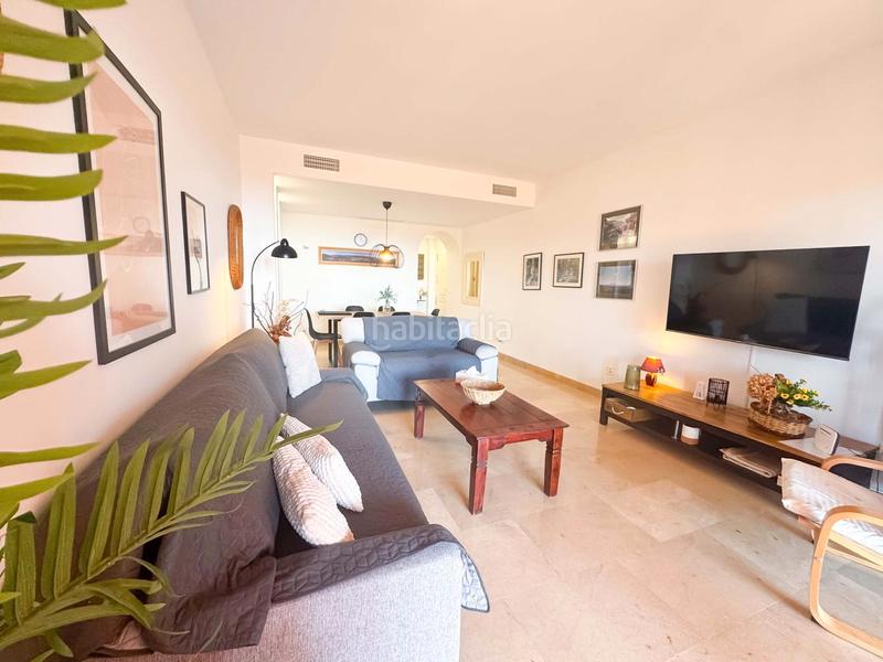 Foto cf81a0a8-eb9c-468c-b6bd-7b90a6995dd2. Apartamento  costa con vistas al mar en Manilva
