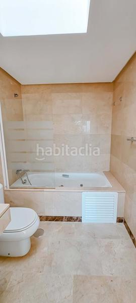 Foto 4d4c88d4-a6e7-4fde-876a-f4986d8df077. Lloguer àtic amb calefacció piscina a La Duquesa Manilva