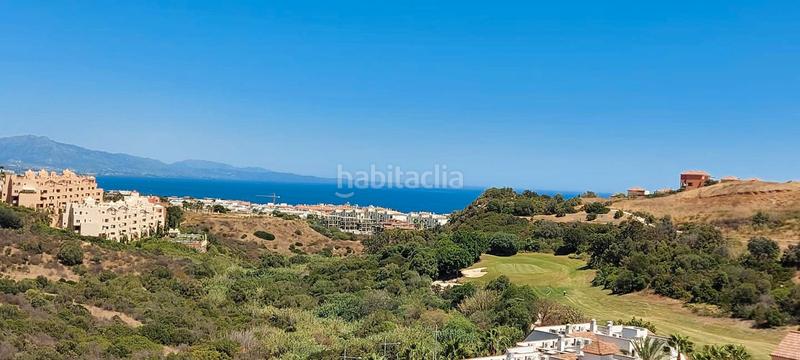 Foto 023db5d7-bc3b-43f4-9f6a-12413150f2ef. Rent penthouse with heating pool in La Duquesa Manilva