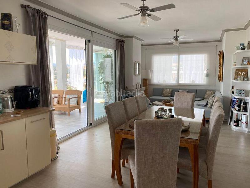 Foto 0f89084f-fe6d-4d80-97cc-d6056913ac6d. Attico con camino parcheggio piscina in Estepona golf Estepona