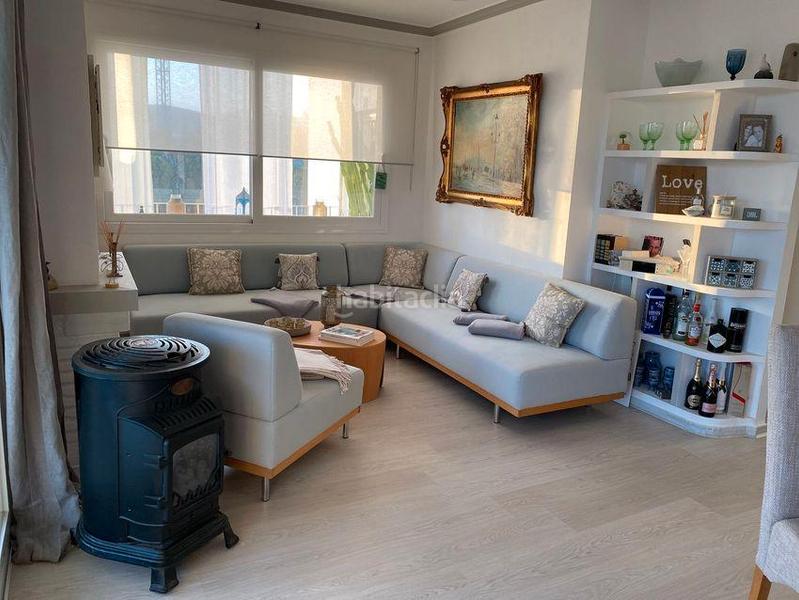 Foto 623b44c3-500a-4223-ab2f-6b0b4add60a5. Attico con camino parcheggio piscina in Estepona golf Estepona