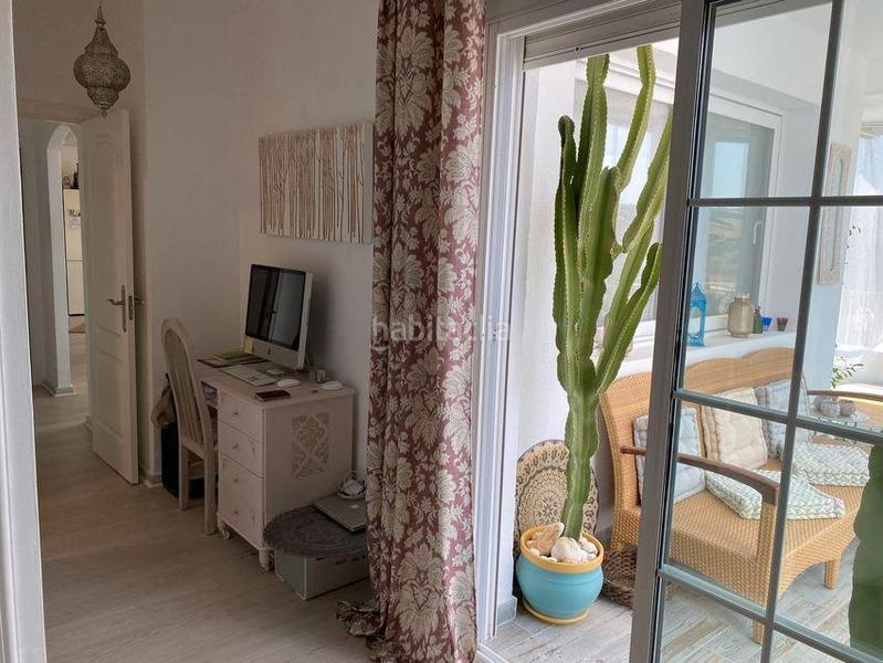 Foto baeb5b21-ef5e-4fae-a281-05b330fb7cc0. Attico con camino parcheggio piscina in Estepona golf Estepona