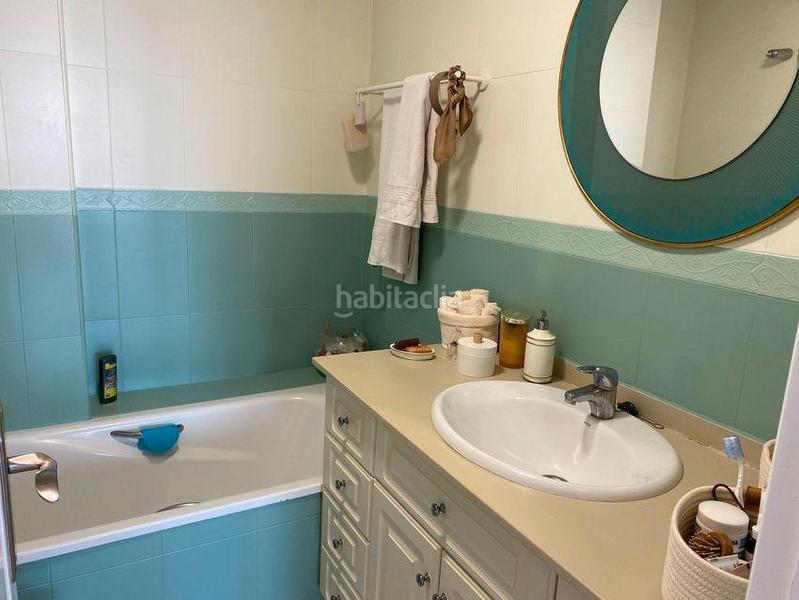 Foto c5eeb934-5784-46e4-905e-fd6ad7ce6c05. Attico con camino parcheggio piscina in Estepona golf Estepona