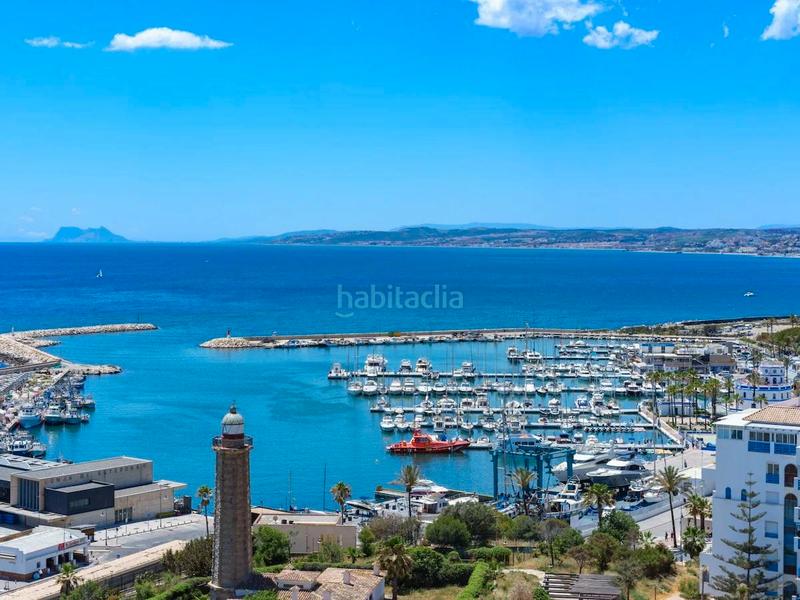 Foto f50e01d7-bfff-4bd6-a1d8-8d3c2770698d. Attico con camino parcheggio piscina in Estepona golf Estepona