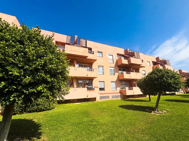 Foto 4ed1fcce-8b05-4737-9d91-e9de691bf58d. Apartament amb calefacció aparcament piscina a Alcorrín Manilva