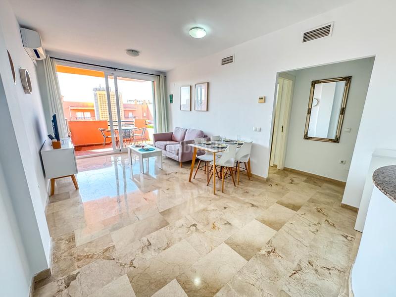 Foto 983efb20-325c-479b-a242-fc3f064250c8. Apartament amb calefacció aparcament piscina a Alcorrín Manilva