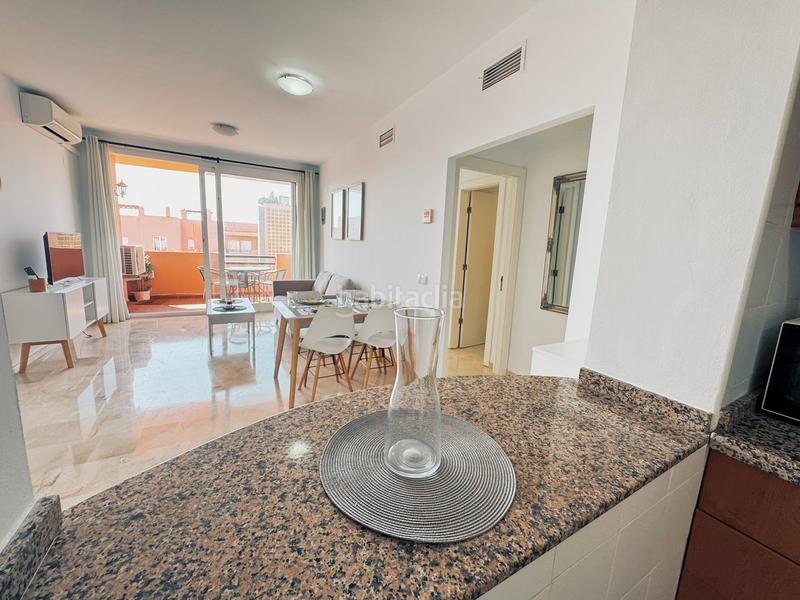 Foto a66e3899-ca31-40c0-9228-62262a077a0e. Apartament amb calefacció aparcament piscina a Alcorrín Manilva