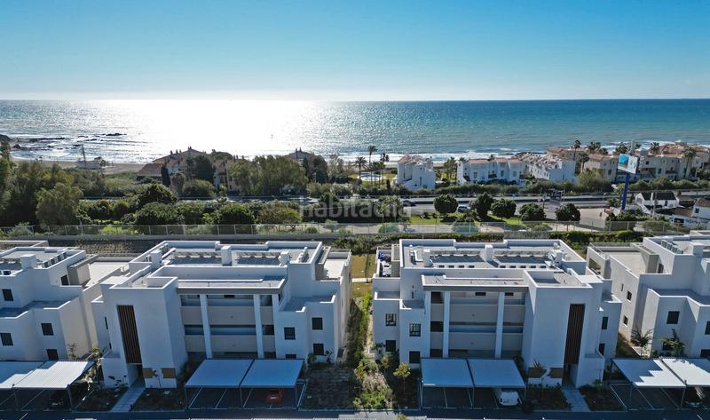 Foto 5a257d6e-3d80-45fb-a046-3eb86cd2a9db. Àtic amb calefacció aparcament piscina a marina de Casares Casares