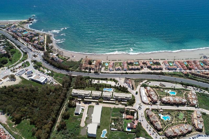 Foto b4f3c062-29c0-4ee3-9c4a-82e59b05ed8c. Àtic amb calefacció aparcament piscina a marina de Casares Casares