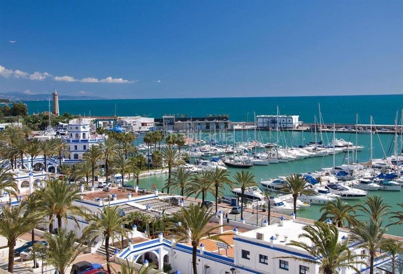 Foto b08044a4-1c40-4285-8b8c-366c93768055. Apartament a Centro Estepona