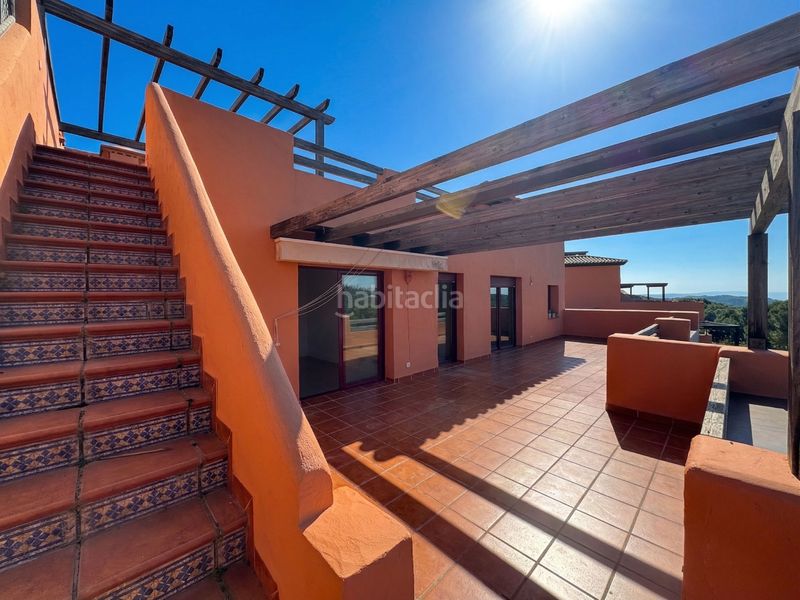 Foto 553f721b-0d98-46b0-8157-9cdd582a773c. Àtic amb calefacció aparcament piscina a Casares golf - Casares del sol Casares