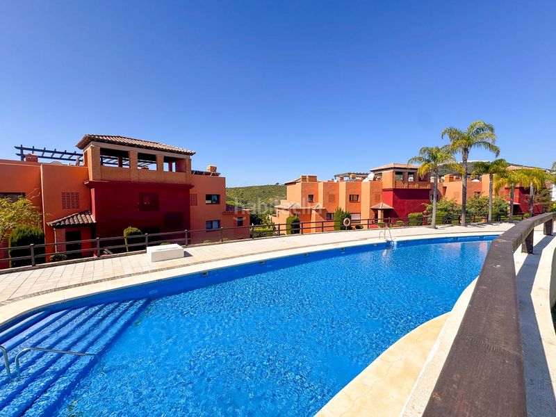 Foto bcaead62-2534-49f9-b968-d2ff01f2b223. Àtic amb calefacció aparcament piscina a Casares golf - Casares del sol Casares