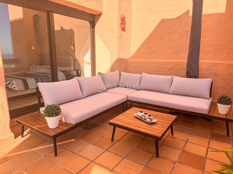 Foto 86488849-8af6-405f-b4c4-52e96f6da31d. Àtic amb xemeneia calefacció aparcament piscina a Manilva