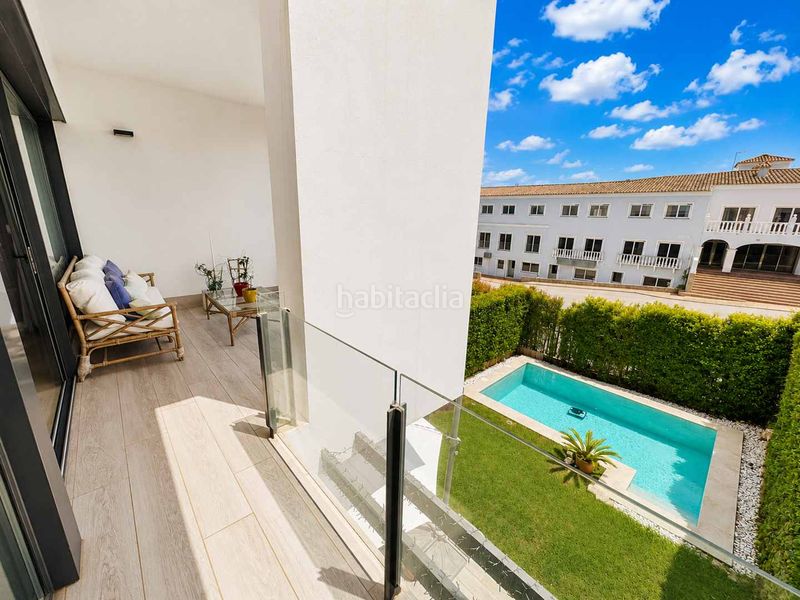 Foto 7a06b5ee-cf18-4cb3-a6b9-943cba2a9255. Casa adossada amb calefacció aparcament piscina a Sotogrande