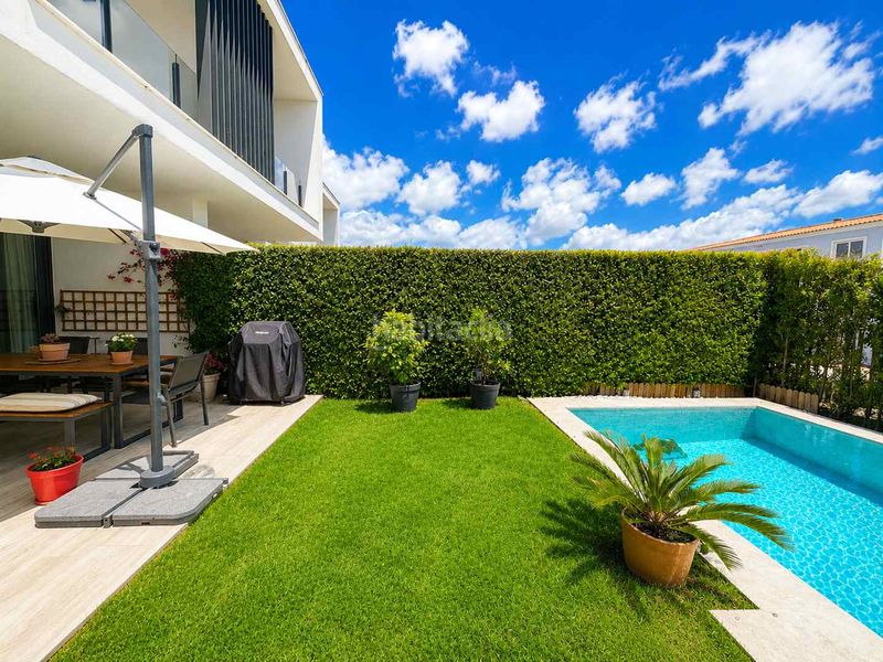 Foto 84b43dd3-f505-4a26-bd86-66593f41e167. Casa adossada amb calefacció aparcament piscina a Sotogrande