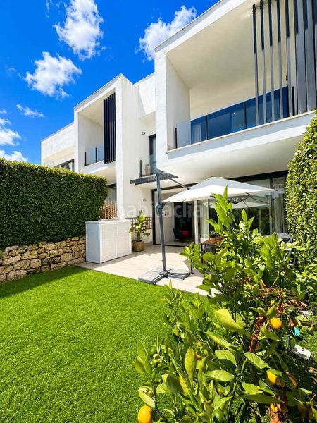 Foto acd287ea-9453-499a-ba3a-bb2dae09bd06. Casa adossada amb calefacció aparcament piscina a Sotogrande