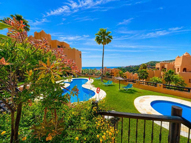 Foto d294c0db-ffaf-44de-a4be-317728990cd9. Apartament amb calefacció piscina a San Luis de Sabinillas Manilva
