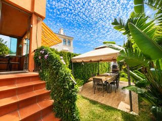 Ground floor in El Castillo. Planta baja con jardín privado a menos de 200 metros de la playa