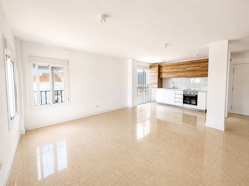Foto 8e43cad8-f4fc-4de5-8a01-dc2a26f7c3a1. Apartament amb piscina a San Luis de Sabinillas Manilva