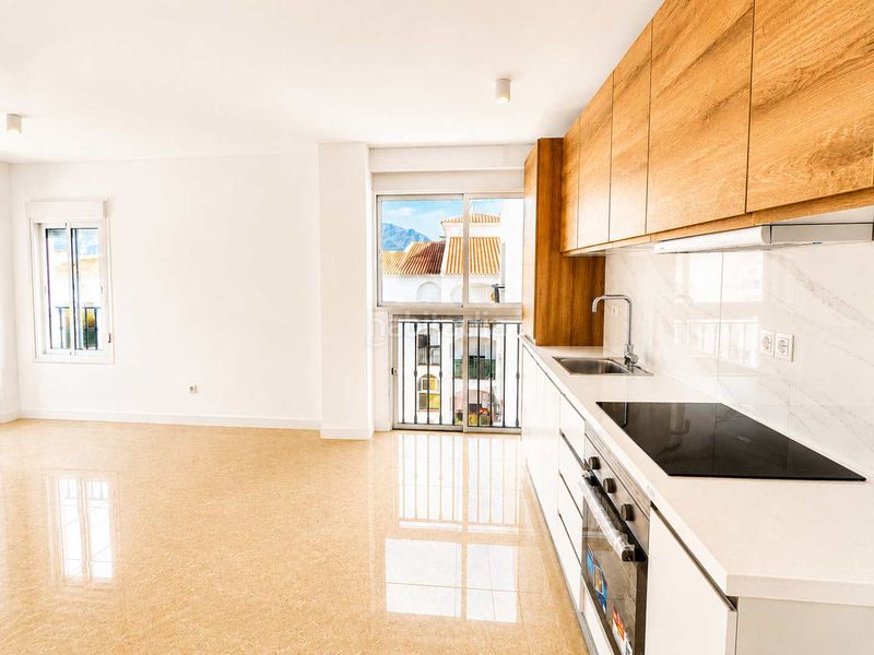 Foto d8e3bf80-ec82-444c-a7f3-52b143b2031f. Apartament amb piscina a San Luis de Sabinillas Manilva