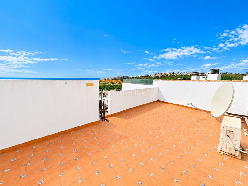 Foto bfba3ad1-270f-4f3d-a179-80a4858fb083. Ático  con vistas al mar cerca de la playa costa en Manilva