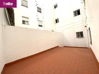 Appartement à Madre de Dios. Estupendo piso en la zona de madre de dios con patio privado