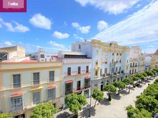 Lloguer Local Comercial a Centro. Magnifico  local en la calle larga  jerez de la frontera