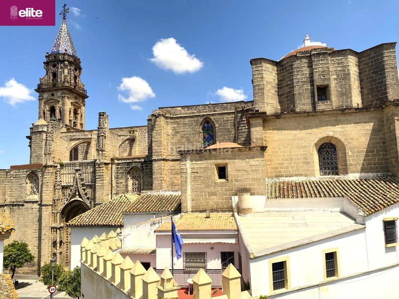 Foto 40ab9aa1-8a1b-416f-955d-2db6233cbdf7. Casa amb aparcament a Centro Jerez de la Frontera