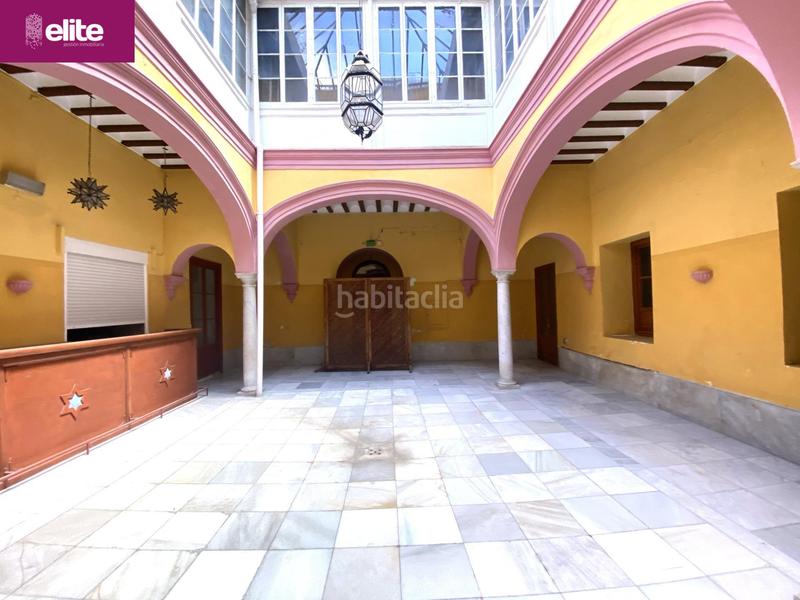Foto 7480379f-af13-415f-a93e-bdf1eddf91a1. Casa amb aparcament a Centro Jerez de la Frontera