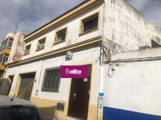 Haus in Madre de Dios. Magnifica casa para reformar en el centro