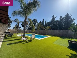 Xalet a El Juncal - Vallealto. Espectacular chalet con piscina en el puerto de santa maria