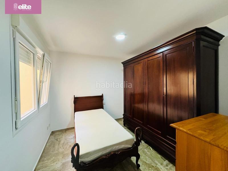 Foto 561bafde-cf10-4c21-b0ee-f2527466f91e. Piso precioso piso en edificio pizarro con piscina en Jerez de la Frontera