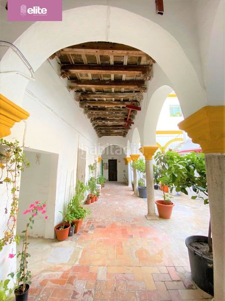 Foto 450290b8-e4ef-4912-80a7-95a94aa02343. Casa a Centro Jerez de la Frontera