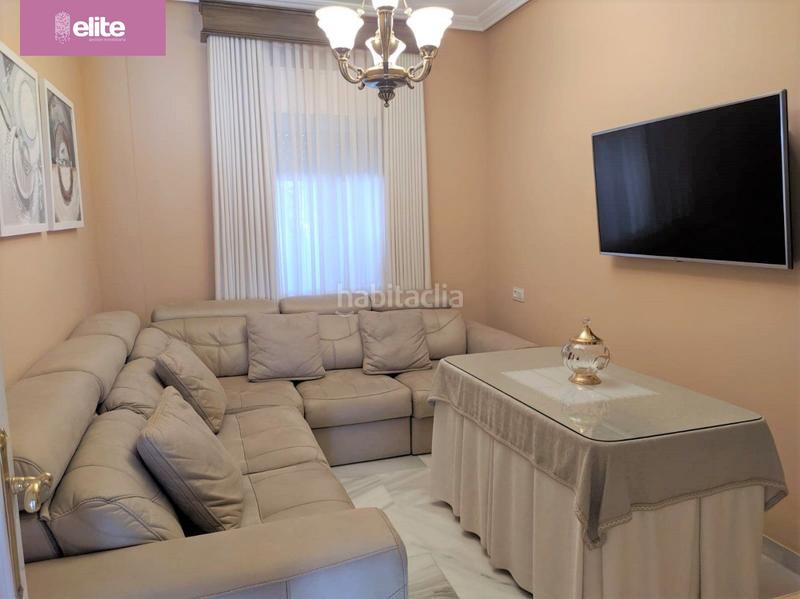 Foto c8e496c6-a689-42f3-887a-50fda2b5e213. Piso maravilloso piso en El Altillo con piscina en Jerez de la Frontera