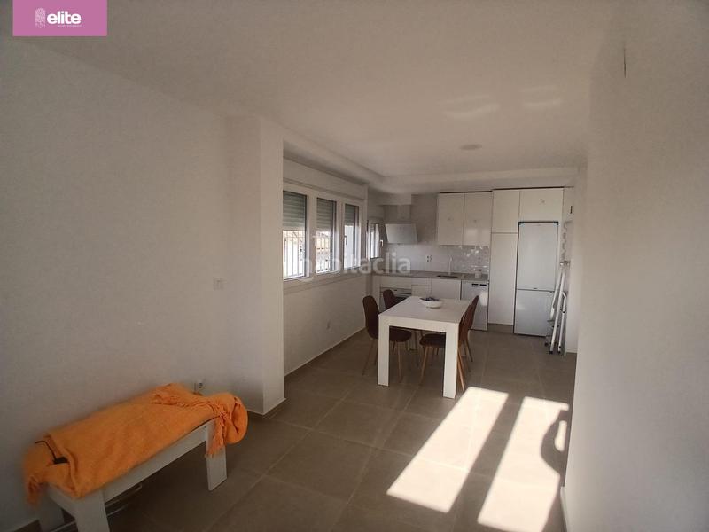 Foto ac71d21f-0778-47df-b00b-ccaf60c3db93. Alquiler piso estupendo piso en pleno Centro de jerez, no disponible hasta enero en Jerez de la Frontera