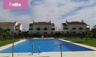 Affitto Casa in Puertas del sur - Guadabajaque. Magnífica casa  en albarizas golf!