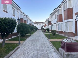 Casa adossada a Parque Avenida