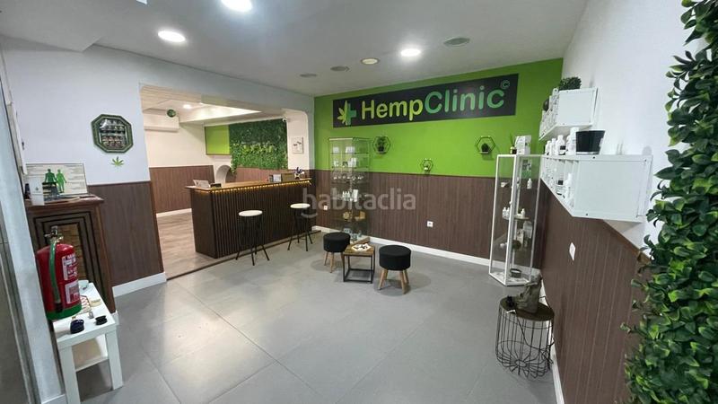 Foto fc81206a-1be8-4956-98b5-acc4e2f4301b. Alquiler local comercial local reformado en una de las mejores calles comerciales. en Cádiz