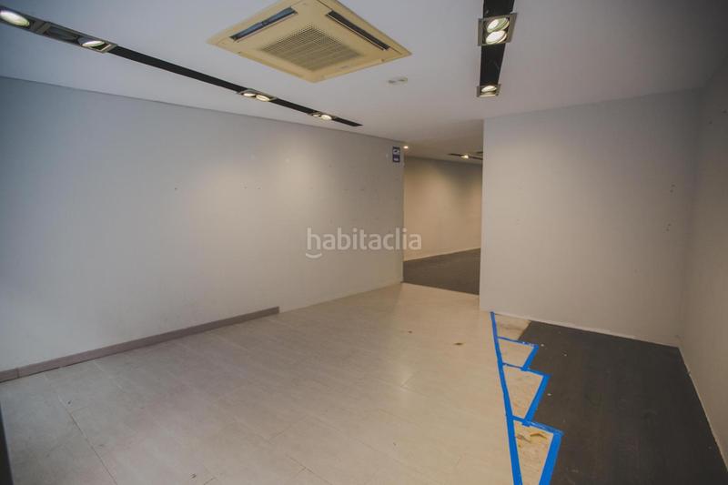 Foto 829ef8a8-5c22-4e37-b794-9a310d8da837. Local comercial fantástico local en pleno centro de la ciudad en Cádiz