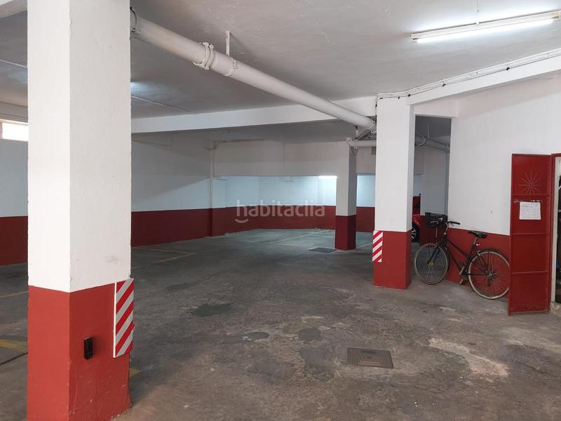 Foto b85fa4ad-14c9-49ee-a19d-7ecc4d70e054. Parking coche en Paseo Marítimo - San José - La Laguna Cádiz