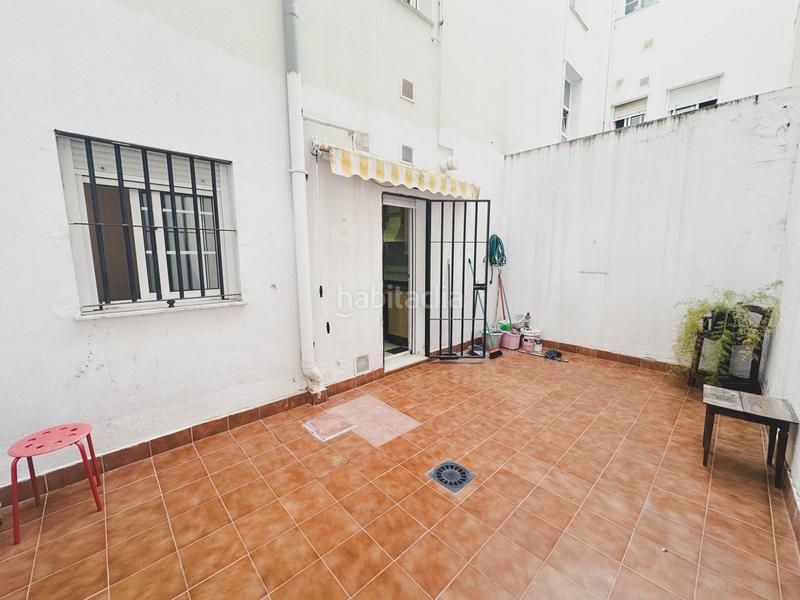 Foto f6c6c97d-250b-4074-b4ac-8c53f352c5b1. Planta baja en Centro Histórico Cádiz