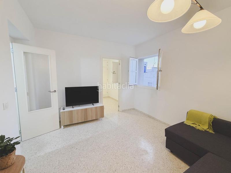 Foto 4f41ca32-dd26-4fe4-984b-e4ef25057219. Rent flat in Centro Histórico Cádiz
