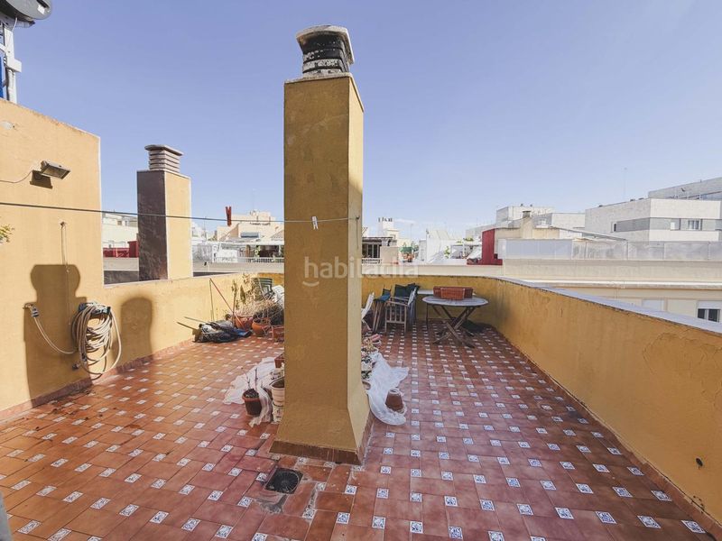 Foto 02510bb1-d0ce-41b2-8d05-1e86bb905a2f. Casa a Paseo Marítimo - San José - La Laguna Cádiz