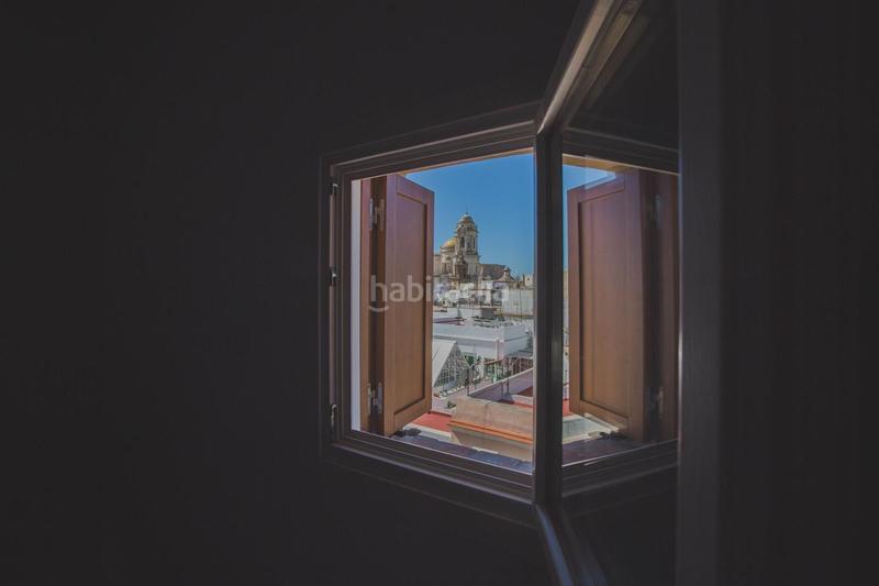 Foto 24f51e69-e865-4a0b-93d0-e85dd7e804eb. A tre livelli in Centro Histórico Cádiz
