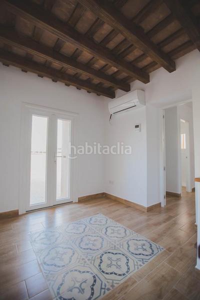 Foto c1a1da59-20b6-4c7f-a3ce-6b8563259a75. A tre livelli in Centro Histórico Cádiz