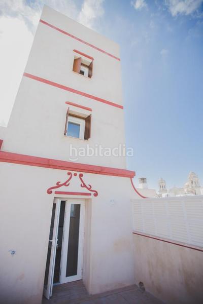 Foto d2ac0e2b-53f3-4334-b861-8e8918758c2e. A tre livelli in Centro Histórico Cádiz